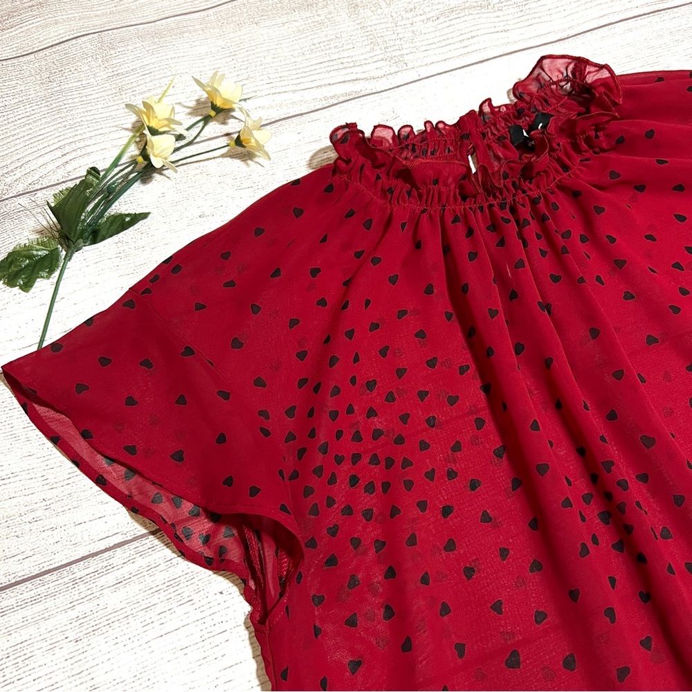 EXPRESS Heart Print Ruffle Neck Top - Picture 3 of 14